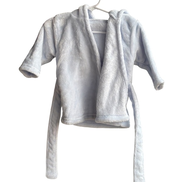 Bay gown for babies essential size:0-9 months - Picture 8 of 11